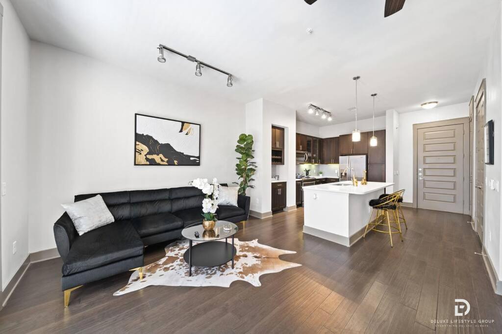Downtown Houston Deluxe King Suite With Spa Amenities, Pool And Free Parking Εξωτερικό φωτογραφία
