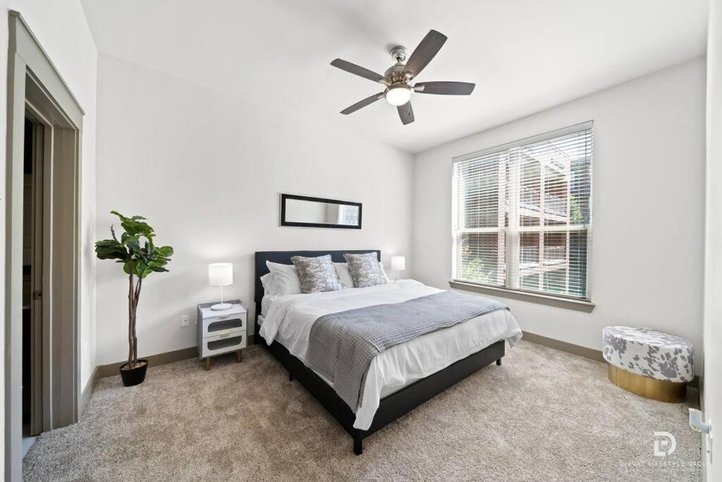 Downtown Houston Deluxe King Suite With Spa Amenities, Pool And Free Parking Εξωτερικό φωτογραφία