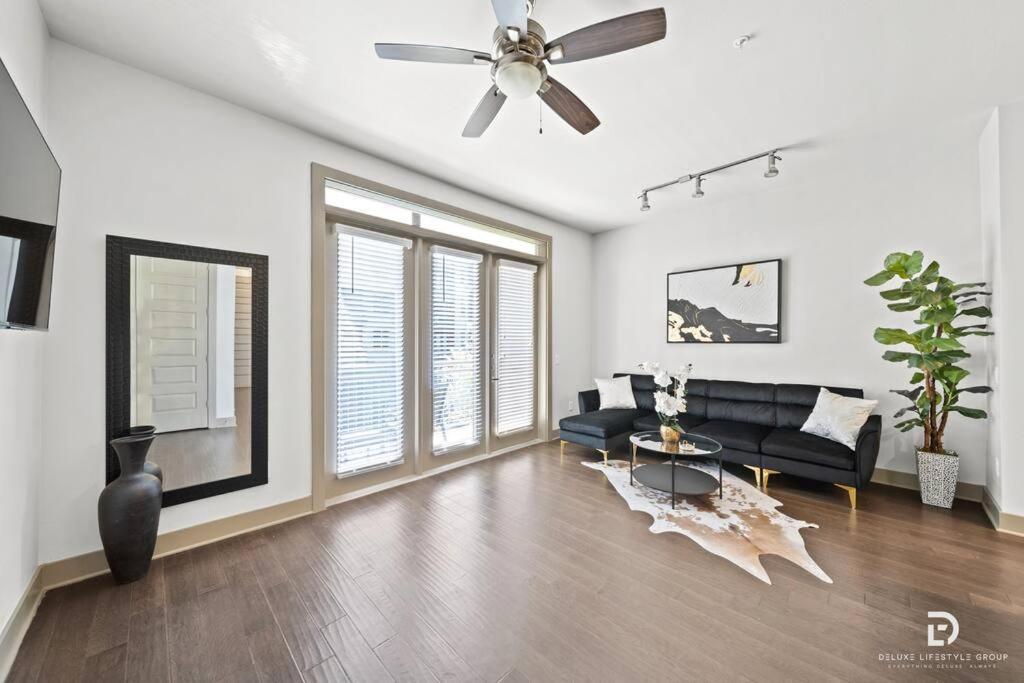 Downtown Houston Deluxe King Suite With Spa Amenities, Pool And Free Parking Εξωτερικό φωτογραφία